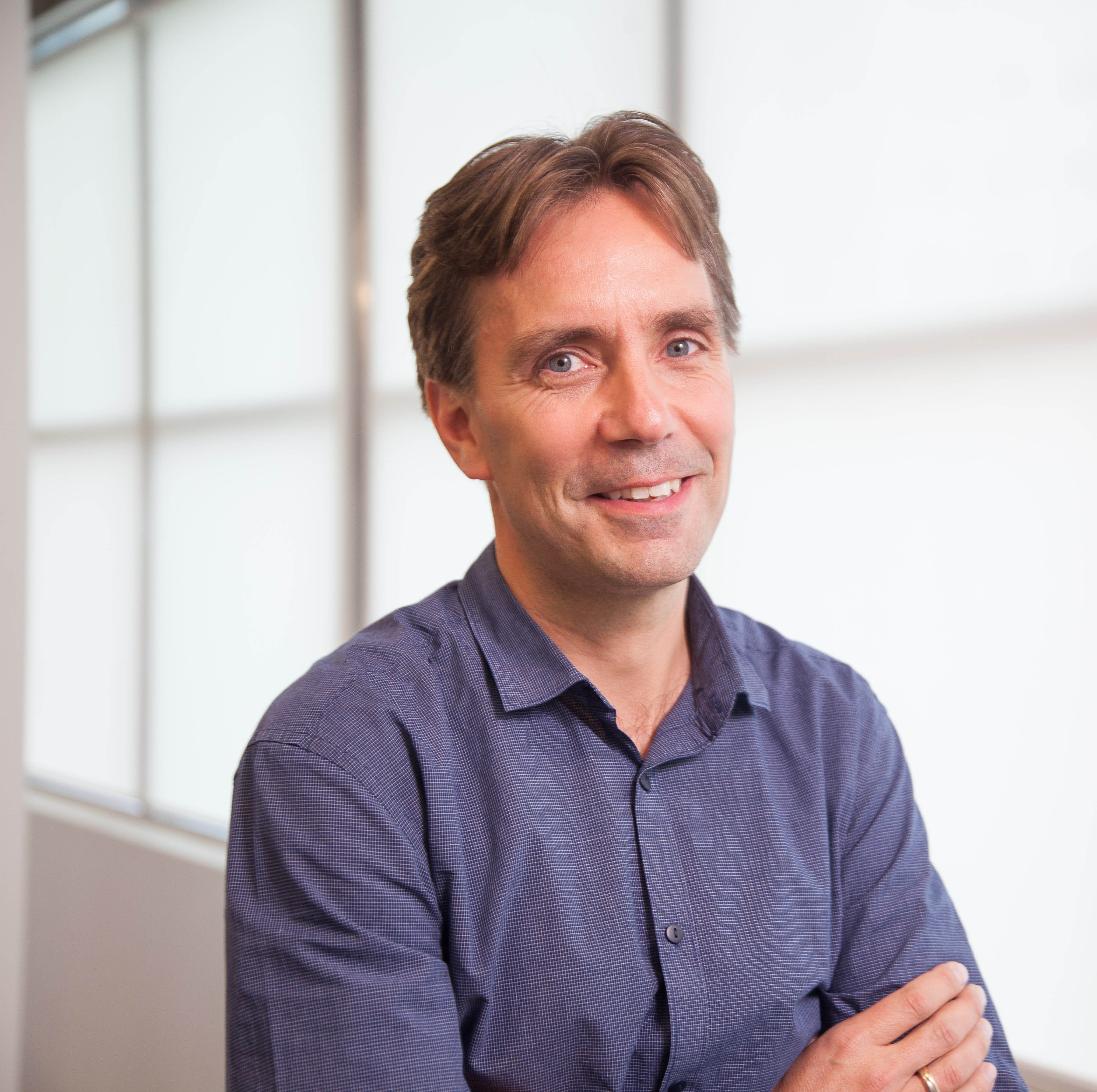 HENRIK KLAUSEN (square mid res) IMG_7454