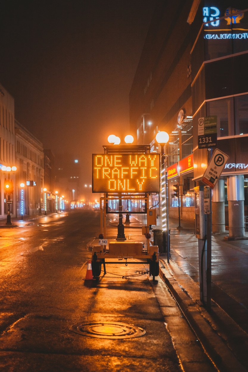 erik-mclean-R1i_0mLWSpU-unsplash